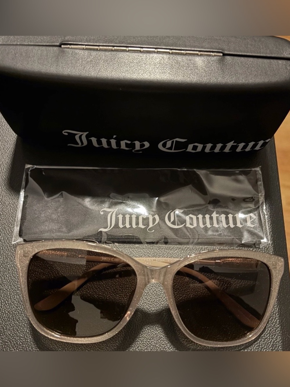 Brand New Juicy
Couture Women's Gold Sparkling Sunglasses w/ Case